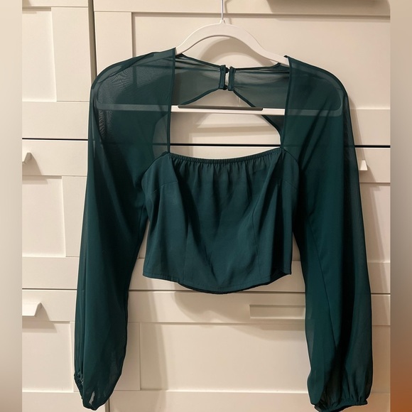 Express Cropped Balloon Sleeve Top - Picture 3 of 7